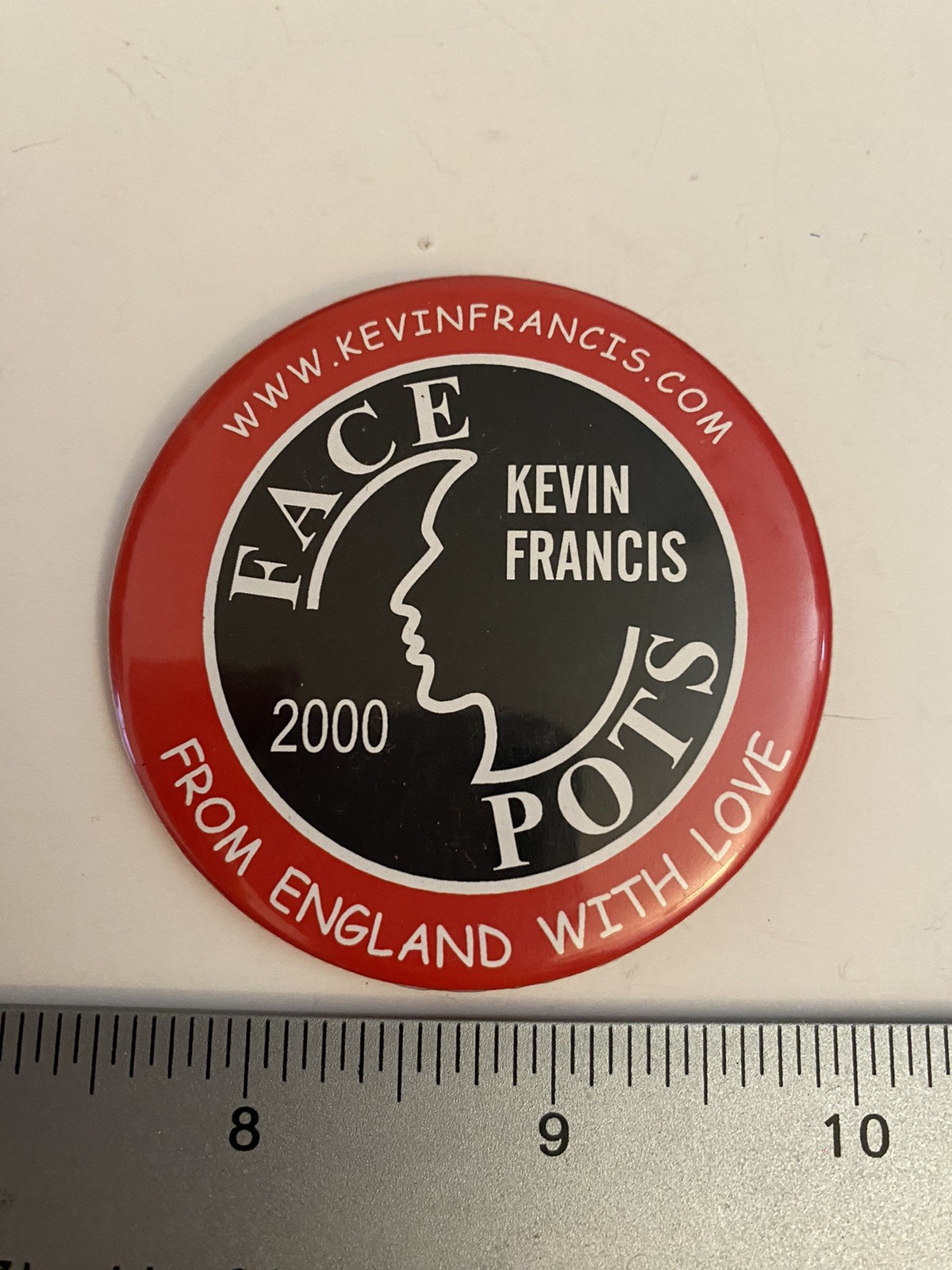 Kevin Francis 2000 Face Pots From England Pin Back Button P19