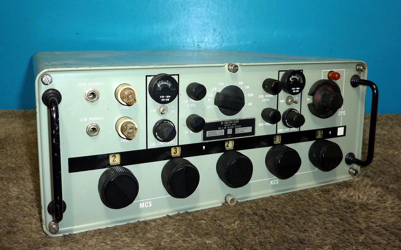 Raytheon R-1051B/URR Radio Receiver