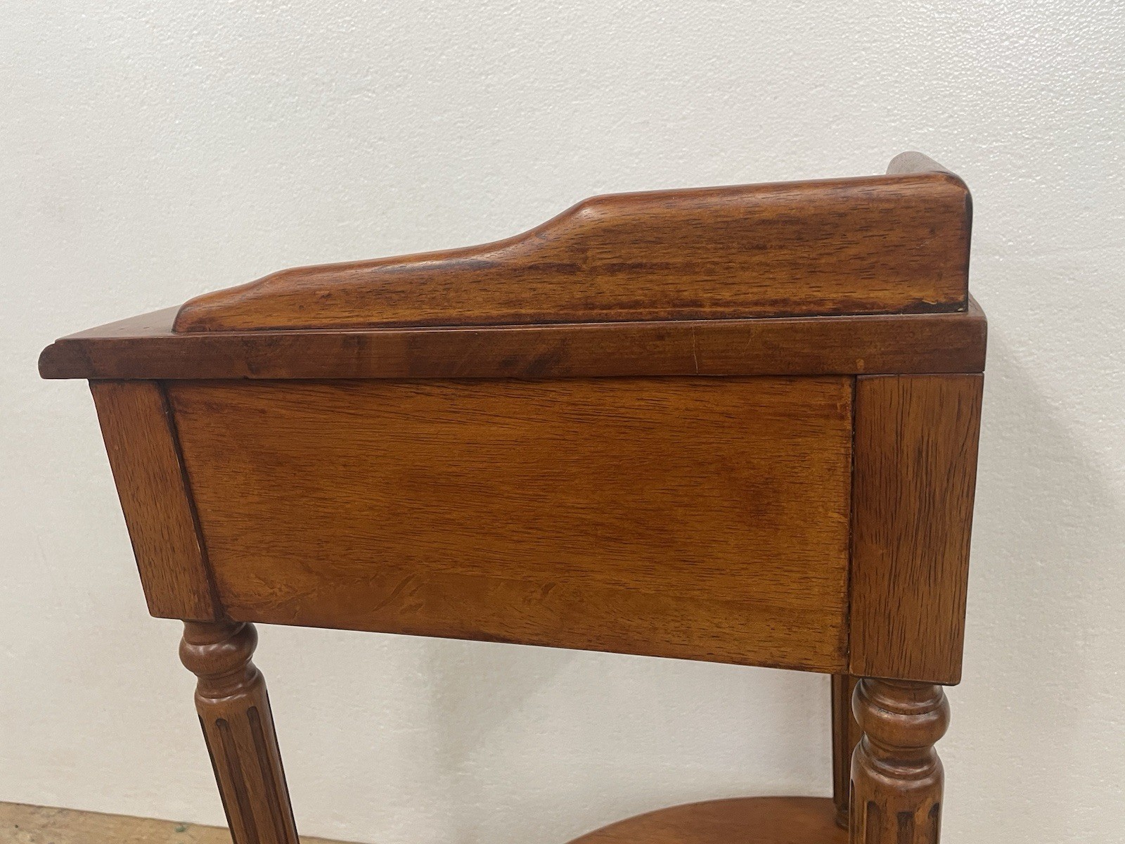 Corner Stand w Shelf, Drawer Sheraton Style Accent Table