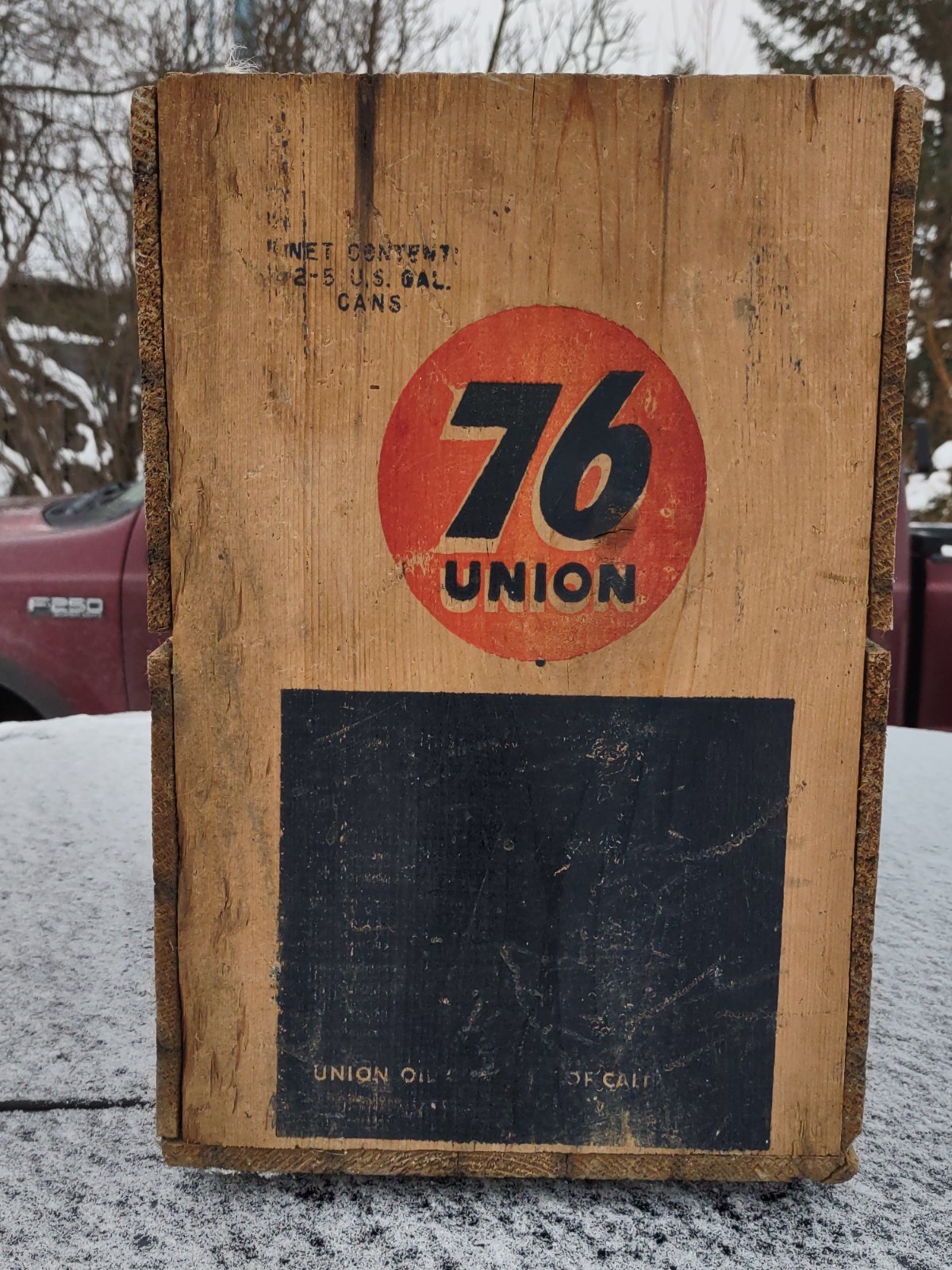 Vtg wooden crate for the Union 76 Oil Company of California (advertisement)