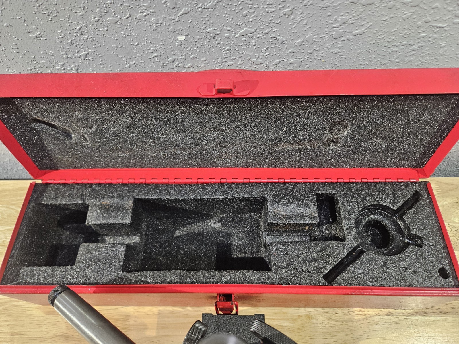 Starrett No. 659 HEAVY DUTY magnetic base with No. 25-131 dial indicator