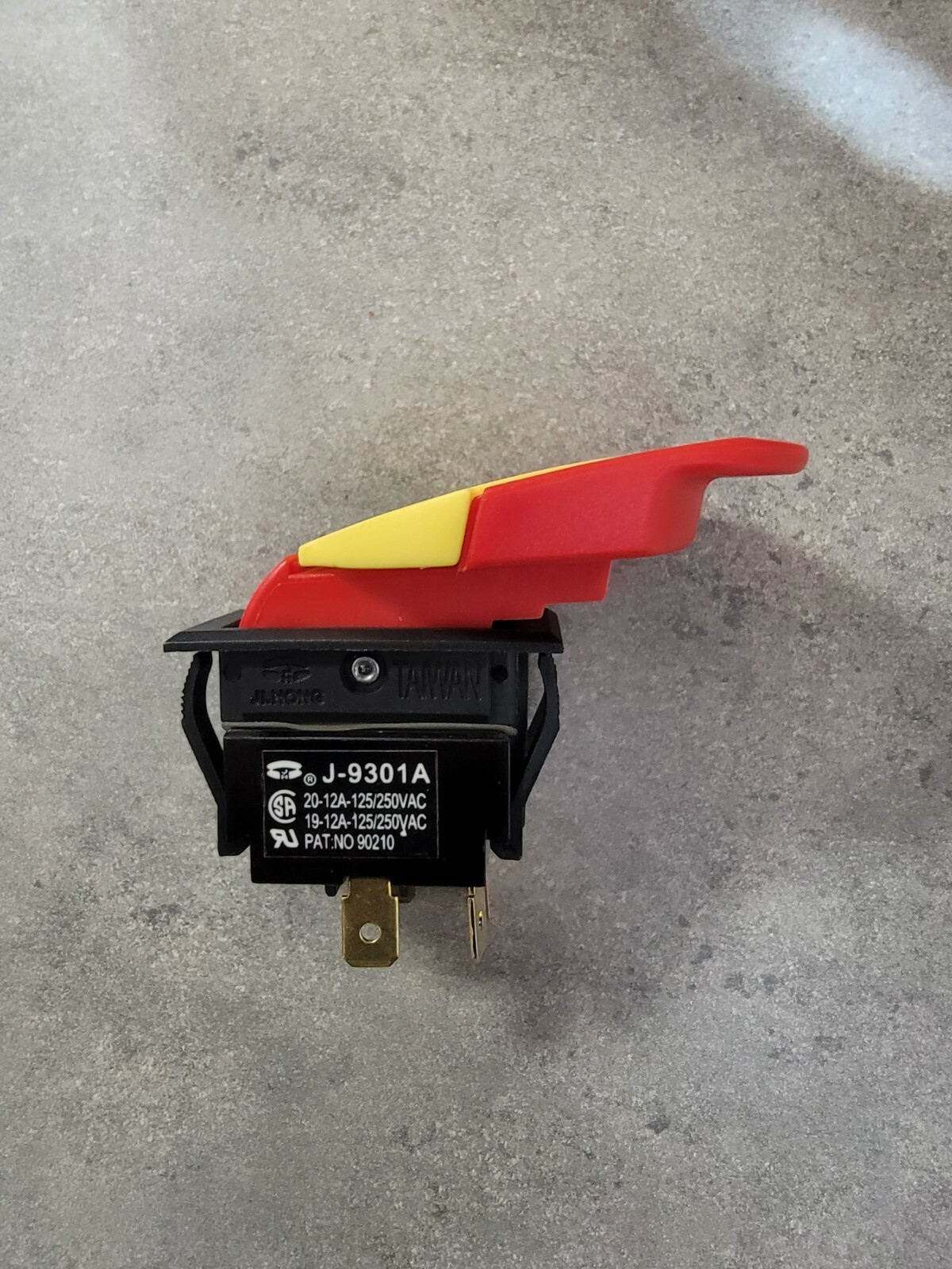 ROCKER SWITCH W/LOCK J-9301A