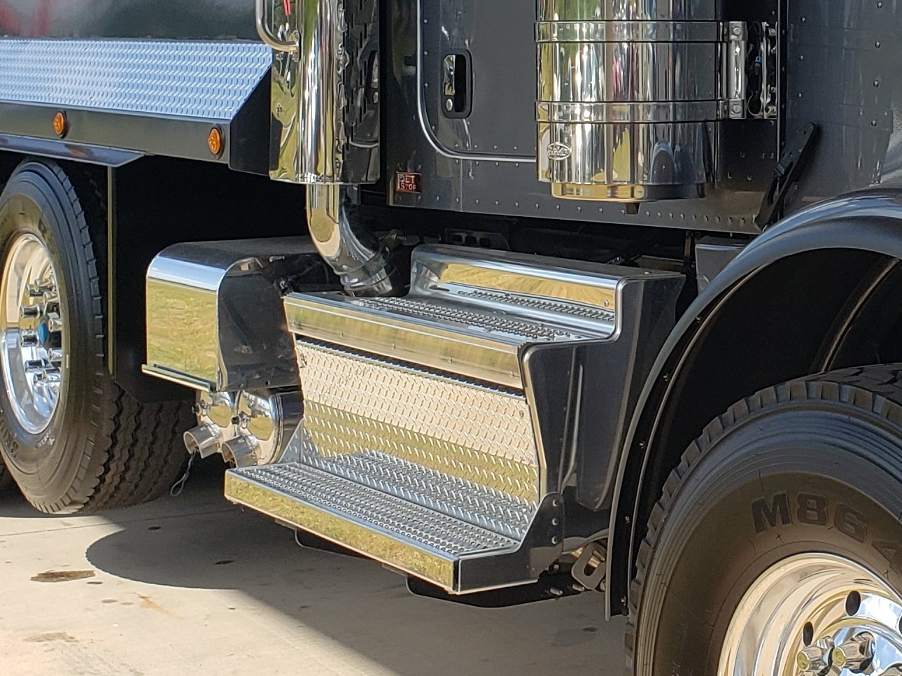 Peterbilt 389 579 567 DPF Box Step 44"