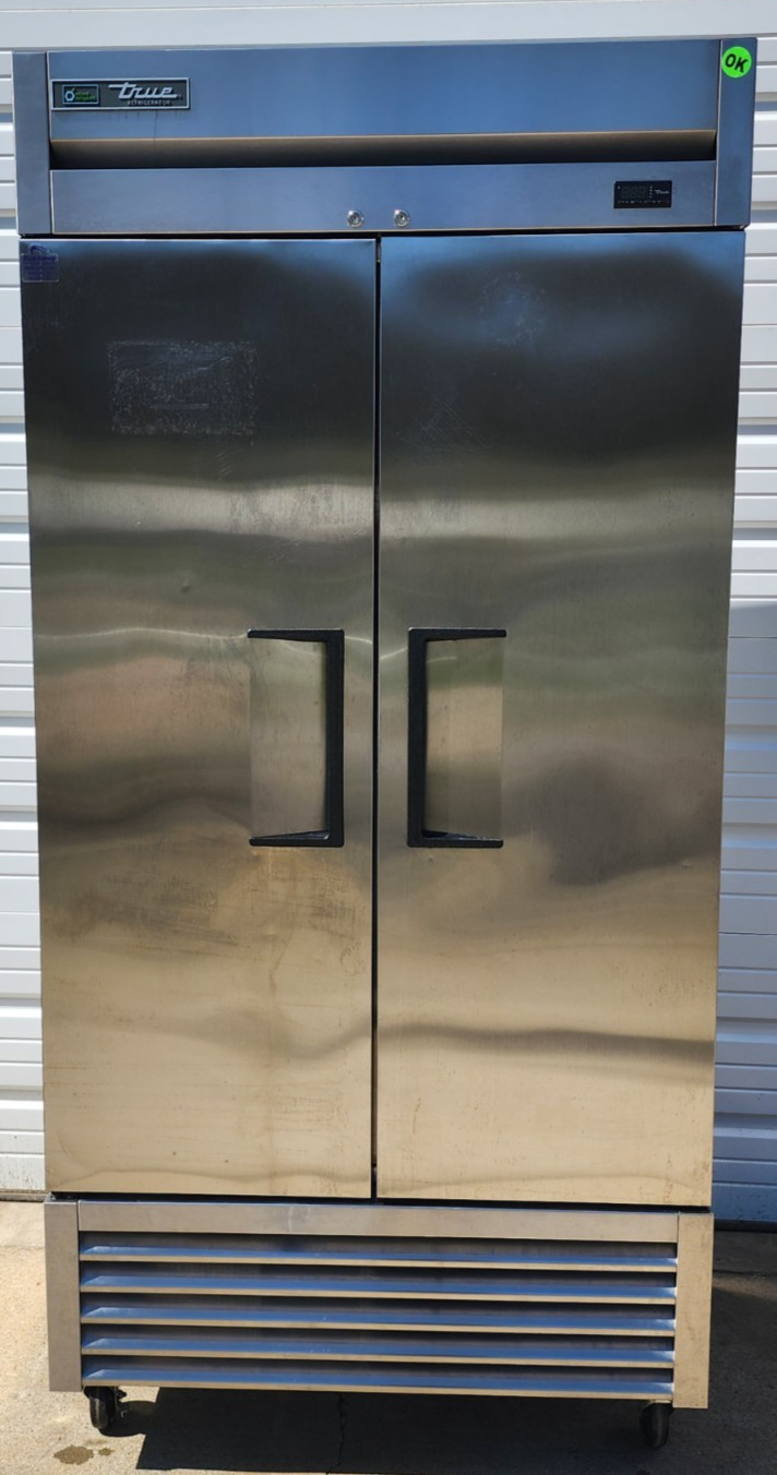 2021 TRUE T-35 TWO SECTION REACH-IN REFRIGERATOR