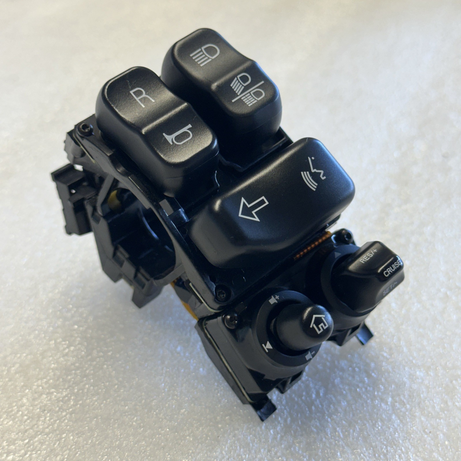 2014-2023 OEM Harley Left Hand Control Switch Pack Audio Cruise - 71500135B