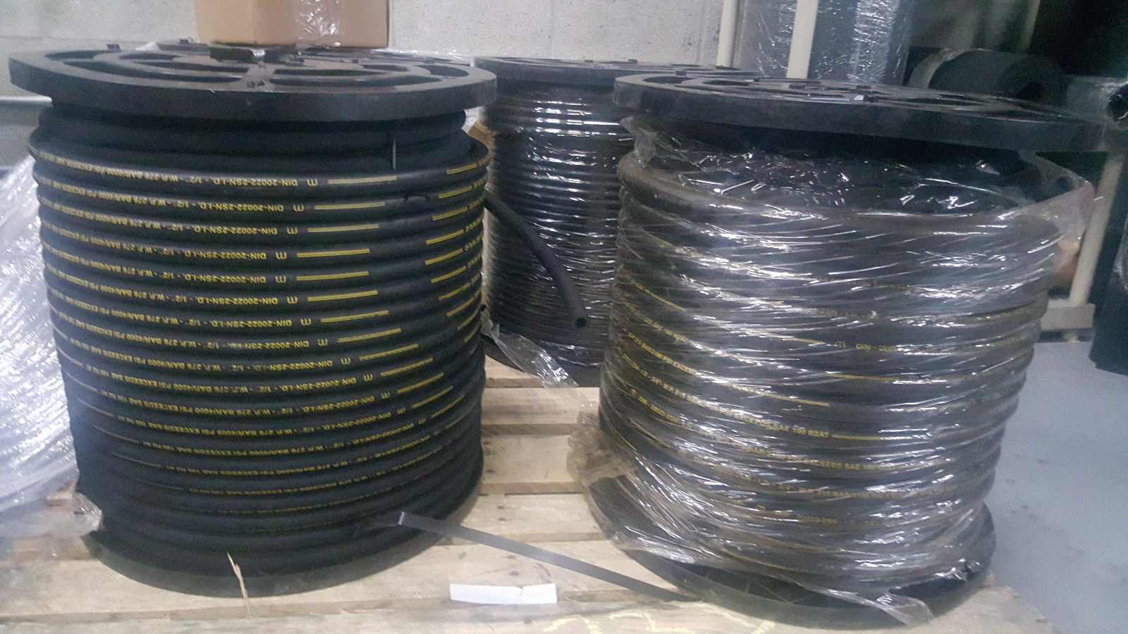 HYDRAULIC HOSE 50 FT R2T12 3/4 SAE W.P. PSI 3100 2 WIRE