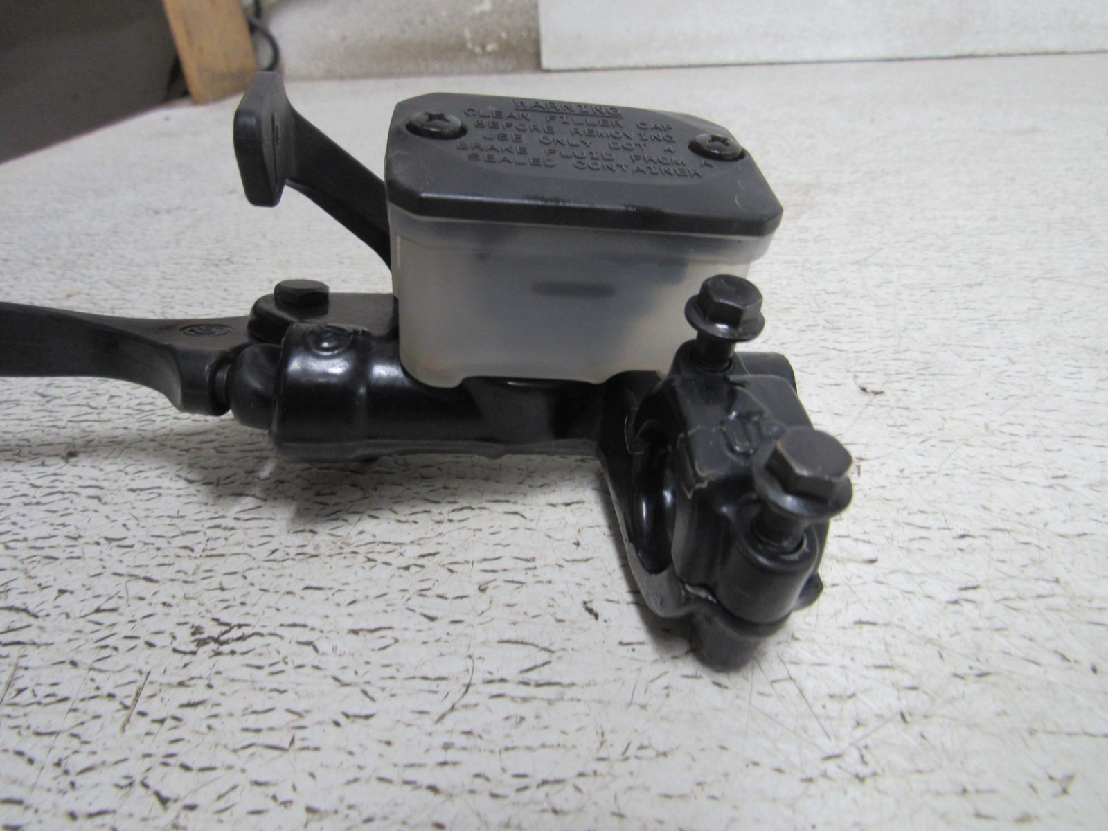 22 SKI DOO SKANDIC SWT 900 ACE BRAKE MASTER CYLINDER PERCH LEVER OEM #0509