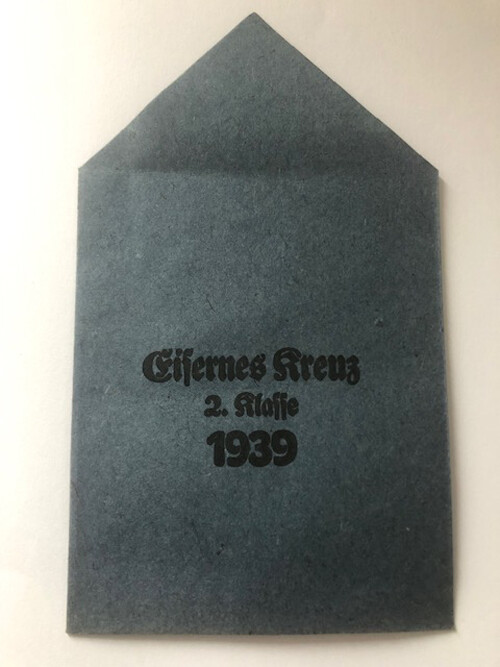 MEDAL WW2 GERMAN IRON CROSS 2ND CLASS 1939 PACKET - CARL FORSTER & GRAF ORIGINAL