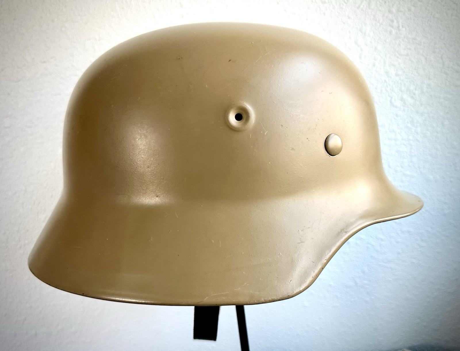 Original BGS M40 Unissued Helmet/Big Size 68 & 61 Liner/Rare Factory-Issued Tan