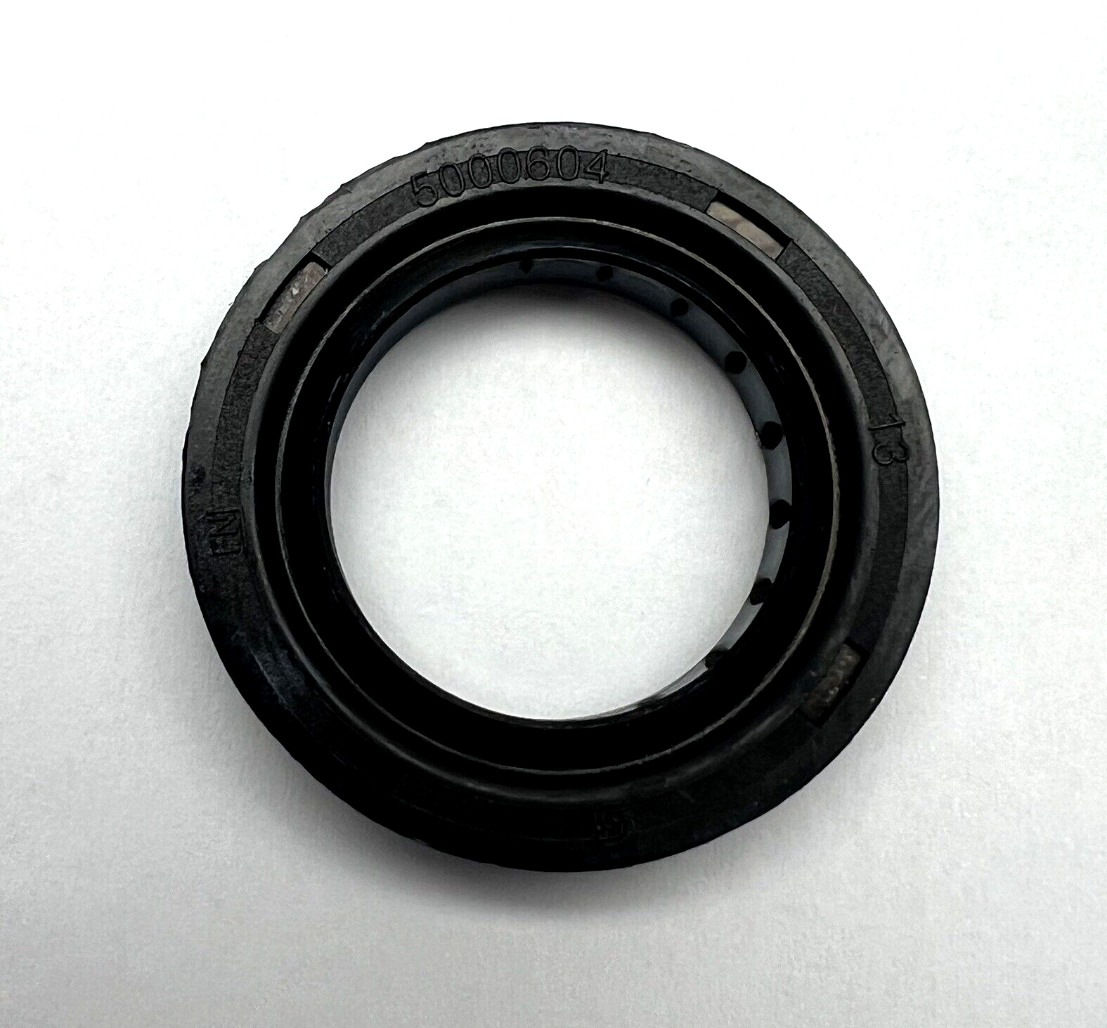 LOT OF 2 SHAFT OIL SEAL 5000604