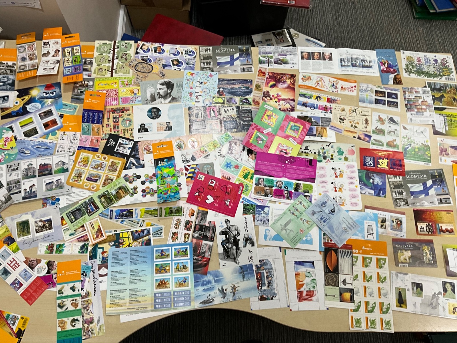 Finland MNH Stamps modern sheets booklets 100 different items @3*