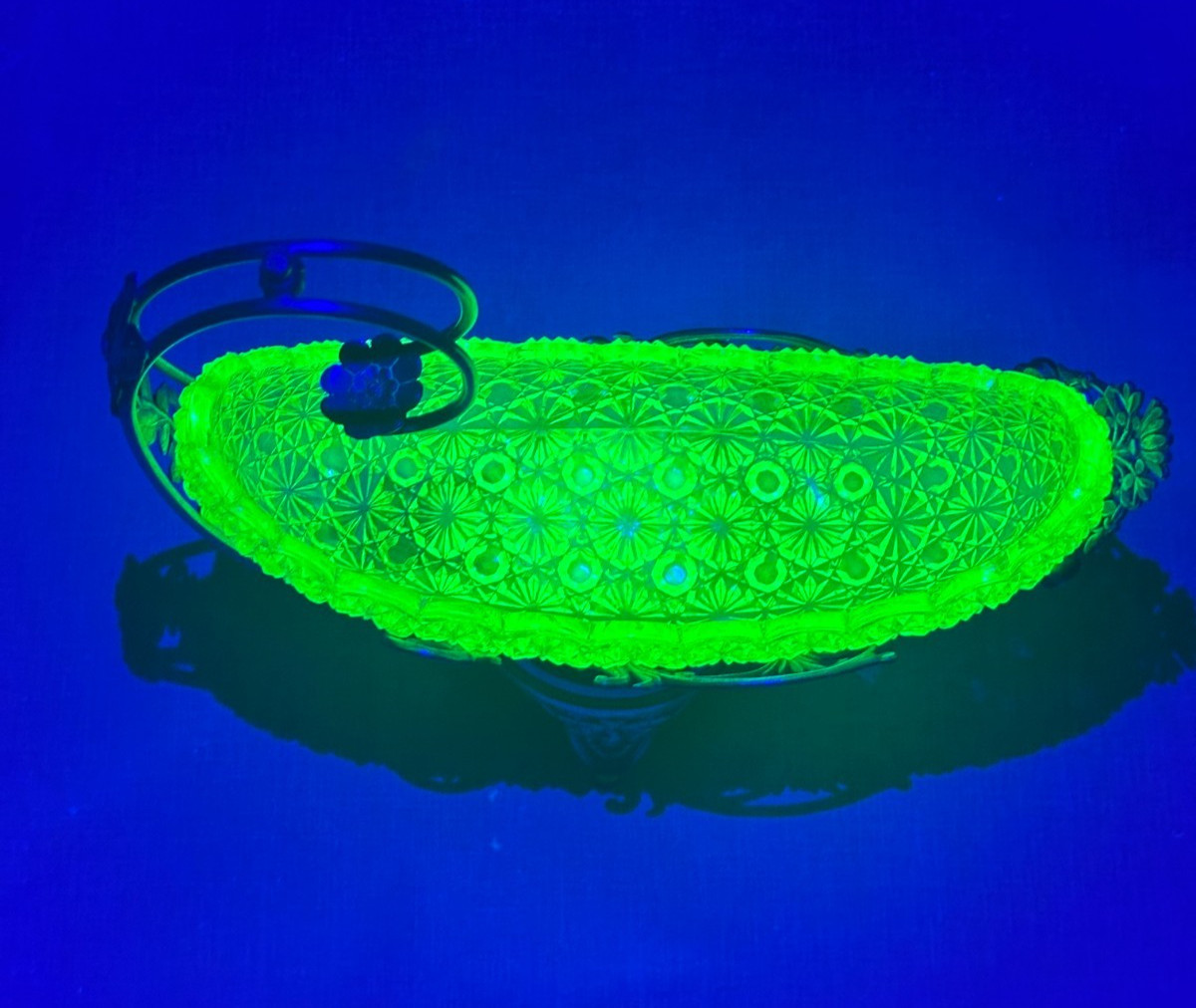 Antique Barbour Brothers Quadruple plate Castor Button & Bows Daisy Canoe Bowl