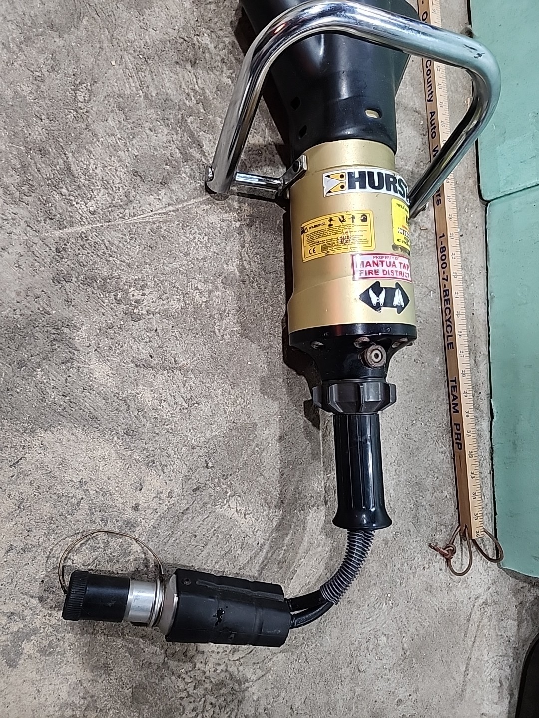 Hurst Hydraulic Jaws of Life Combi Tool Spreader / Cutter w/ Quick Connect Used