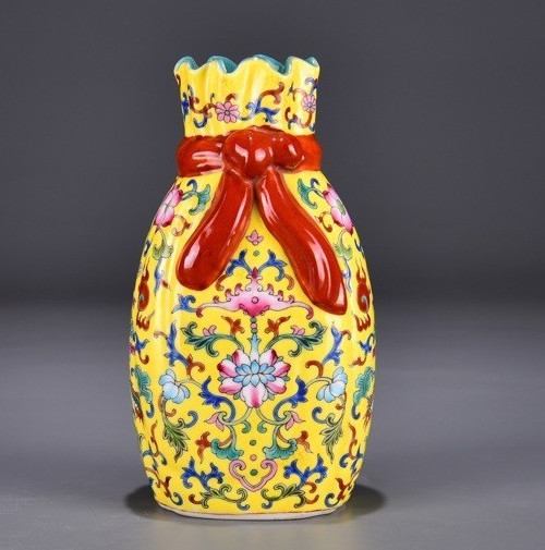 7'' Qianlong Marked Enamel Colour Porcelain Dragon Totem Zun Vase Pot Bottle