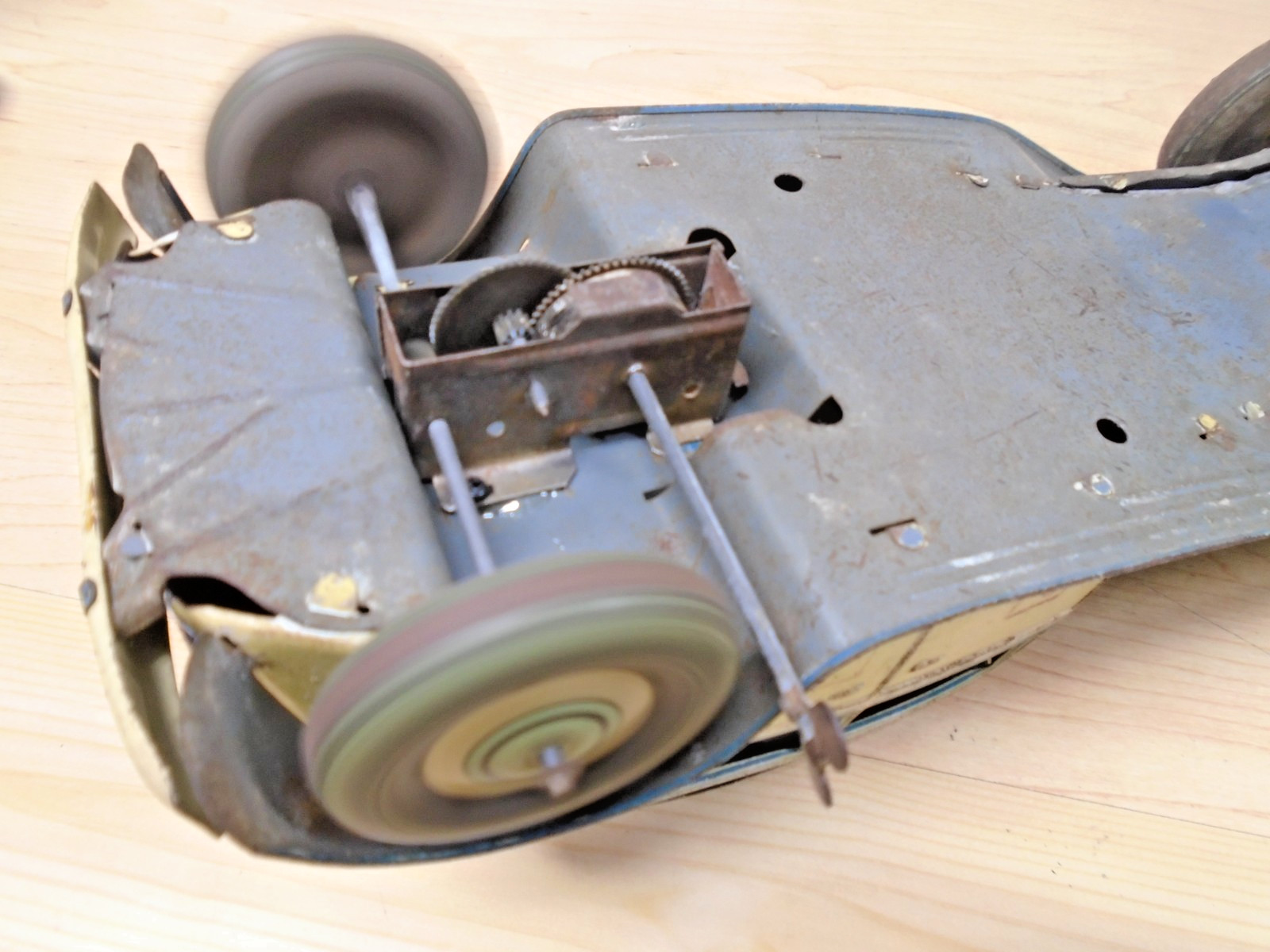 c30s Mettoy England Rolls Royce Metal Sedan Wind-Up Motor Works w/Driver