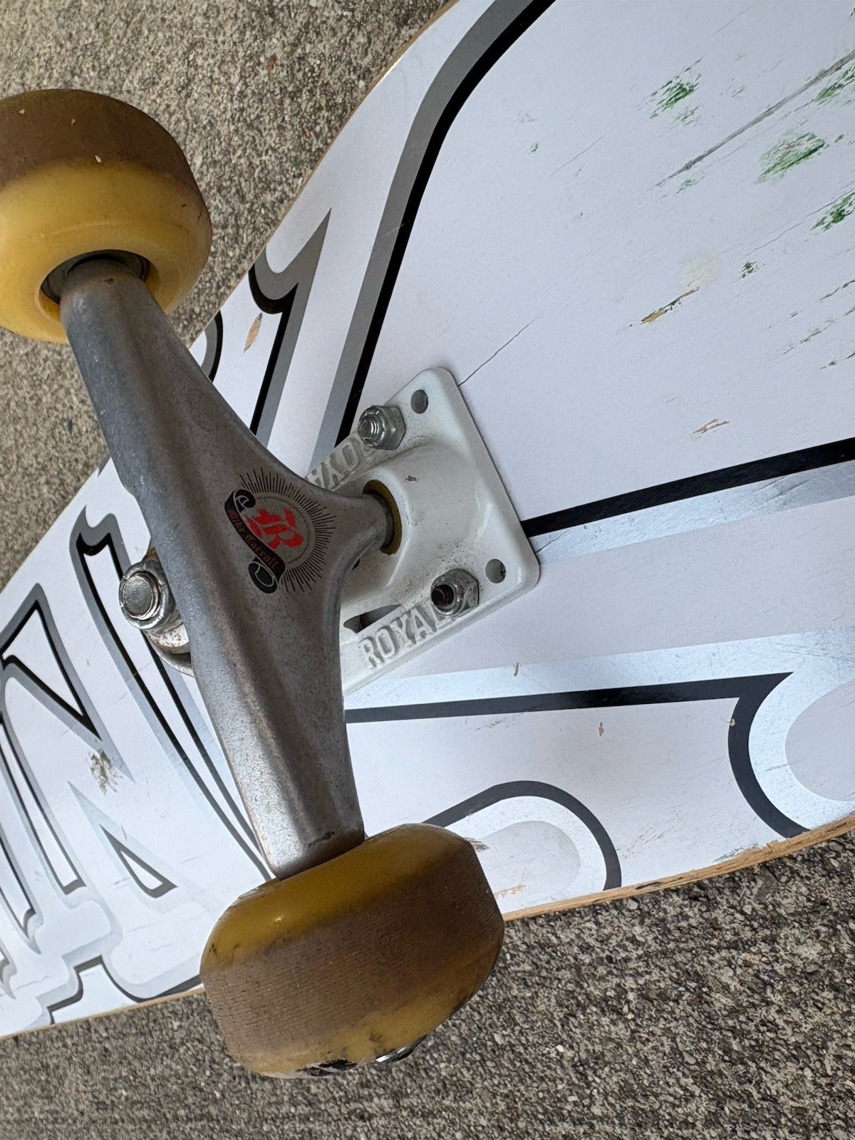THINK "SPRAY TAG" SKATEBOARD Complete Silver White Royal Trucks