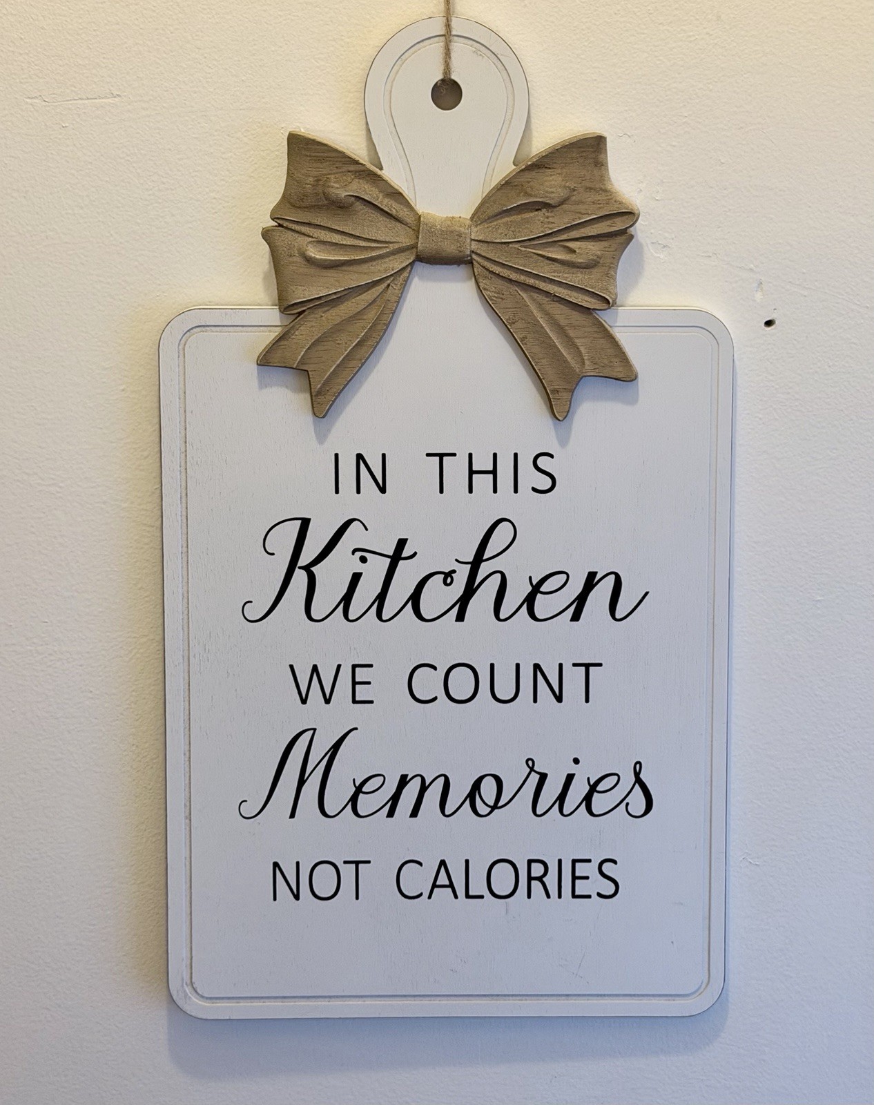 White Wooden Cutting Board W/ Bow Farmhouse-Style Kitchen Wall Decor