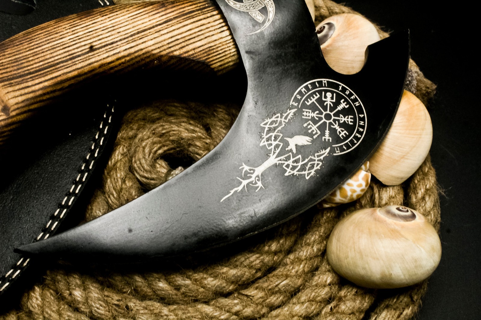 SK124 Custom Handmade Powder Coated Blade Viking Pizza Axe | Pizza Cutter Axe