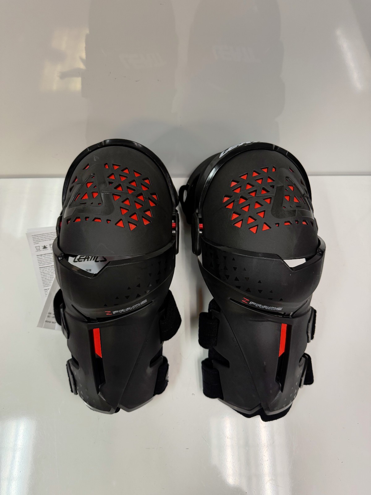 LEATT KNEE BRACES
