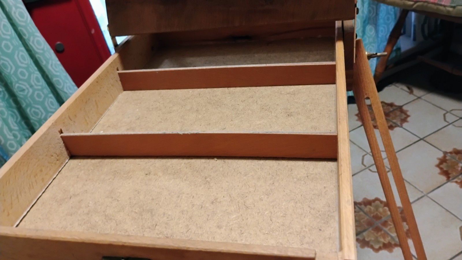 Folding vintage easel Wood dove tails WELL MADE FULL SIZE portable