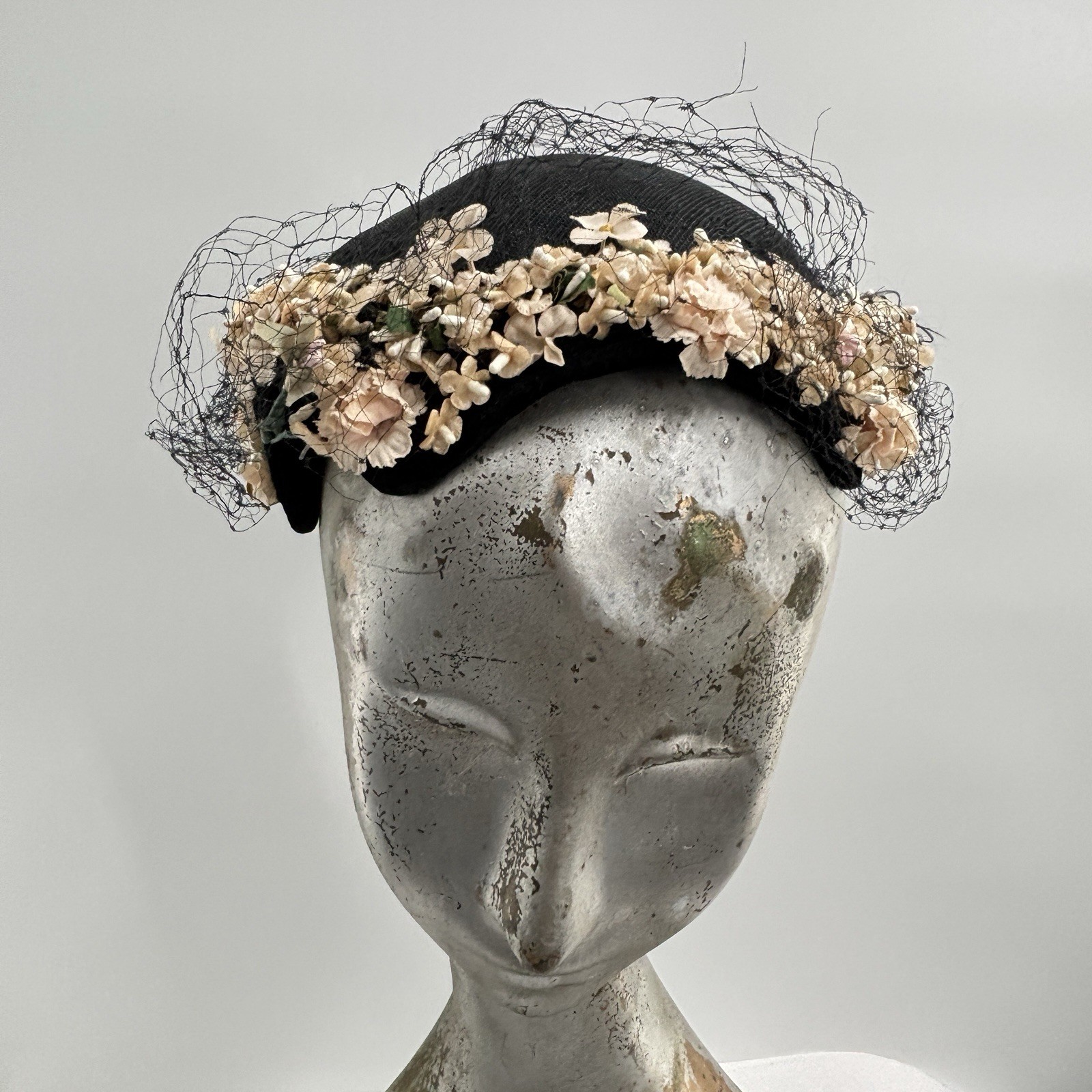 Vtg 60s Black Floral Hat Veil Pillbox Cocktail Garden Party