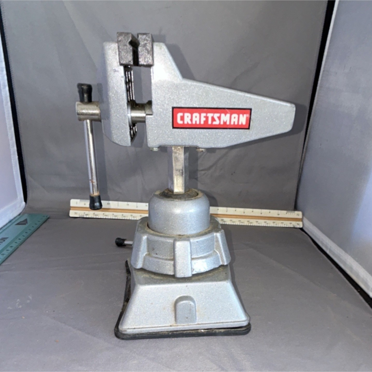 Craftsman Bench Vise Cast Iron Silver 4 in Jaw 4 in Opening Rotating Swivel Base