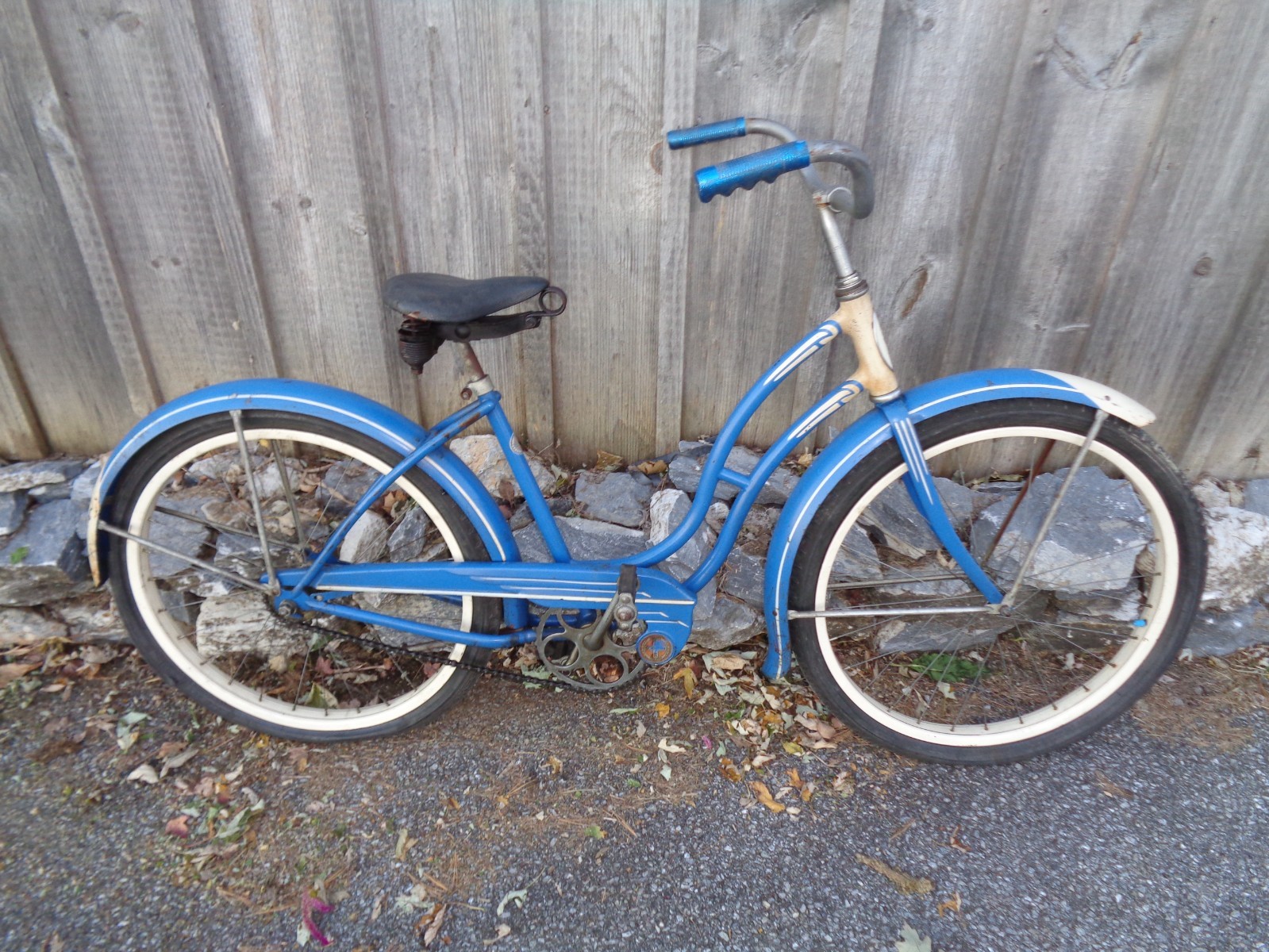 Vintage SCHWINN 24" Balloon Tire Girls Bike - Serial #G32268