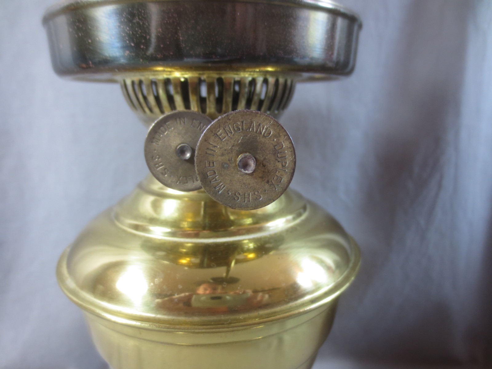 Antique Vintage Made In England Brass Oil Lamp & Chimney Shepards Hut Farmhouse