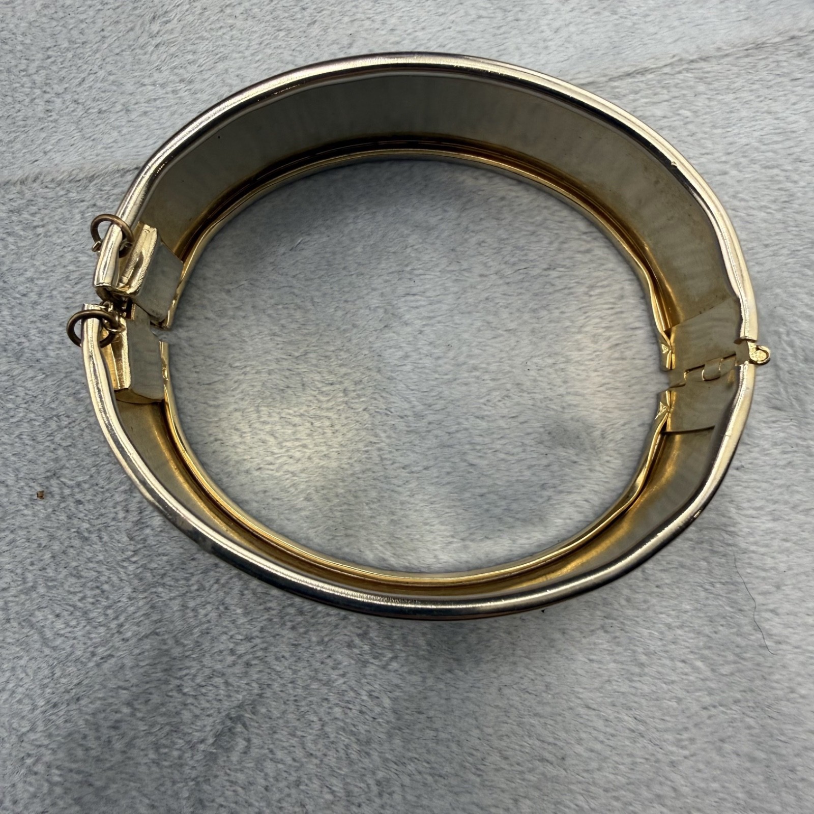 Vintage Bangle Bracelet Gold Tone Hinged 7”