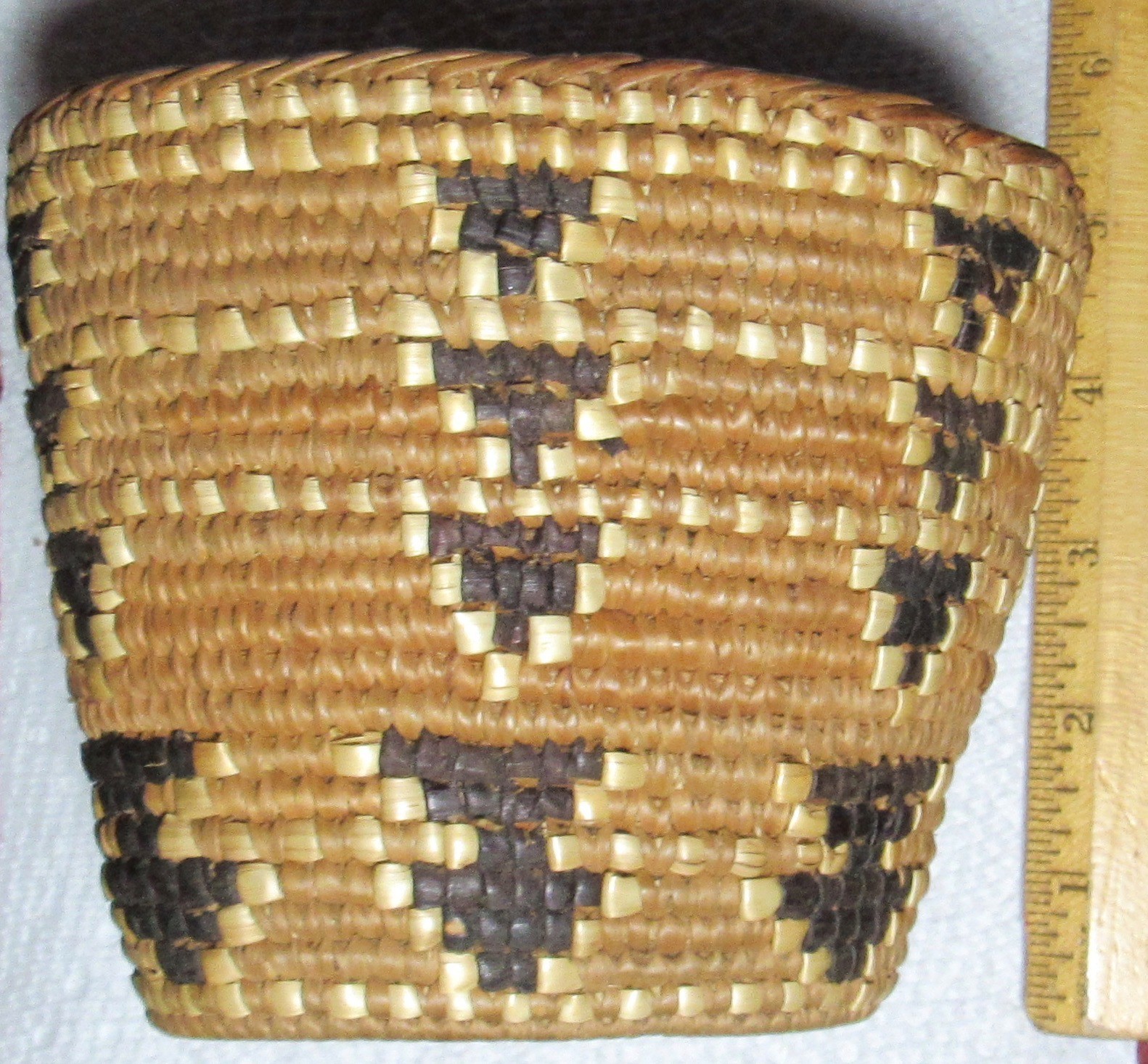 KLICKITAT PLATEAU INDIAN TREASURE IMBRICATED MOUNTAIN BASKET HAT NATIVE AMERICAN