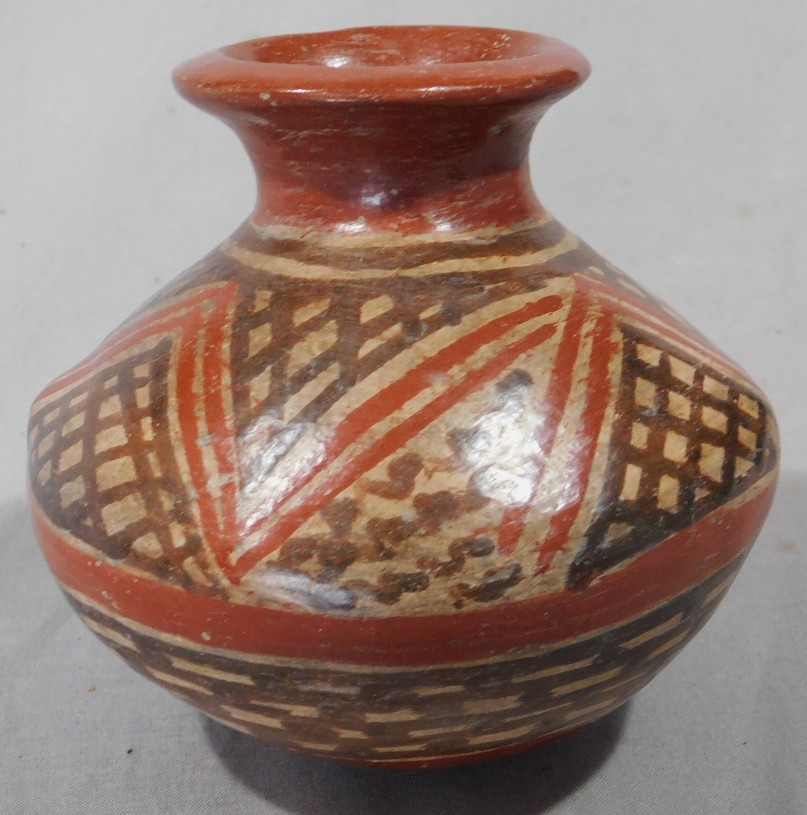 Pre-Columbian Inca slip decorated pot Inca Aribalo ca. 1438-1538 CE Peru Horizon