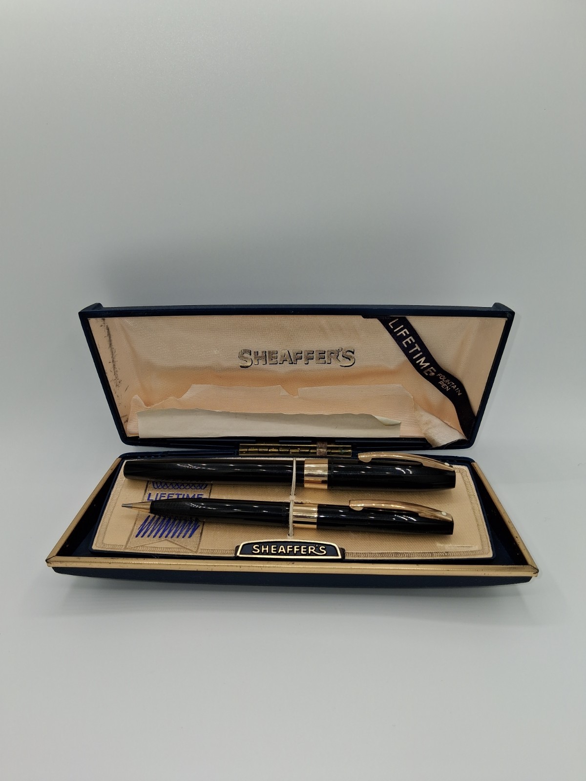 Vintage Sheaffer's Silver & Black Fountain Pen/Pencil Set w Original Case