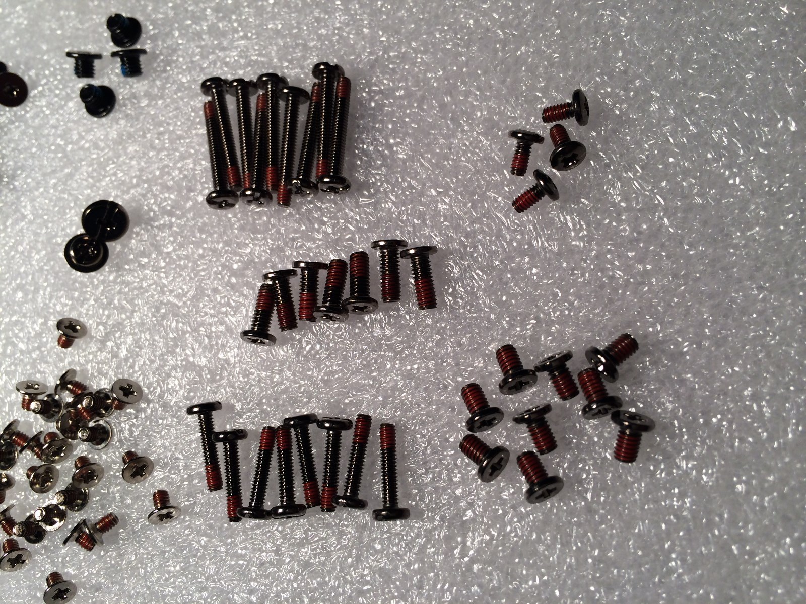 IBM Lenovo thinkpad T61 complete screws set for one Laptop assembly.
