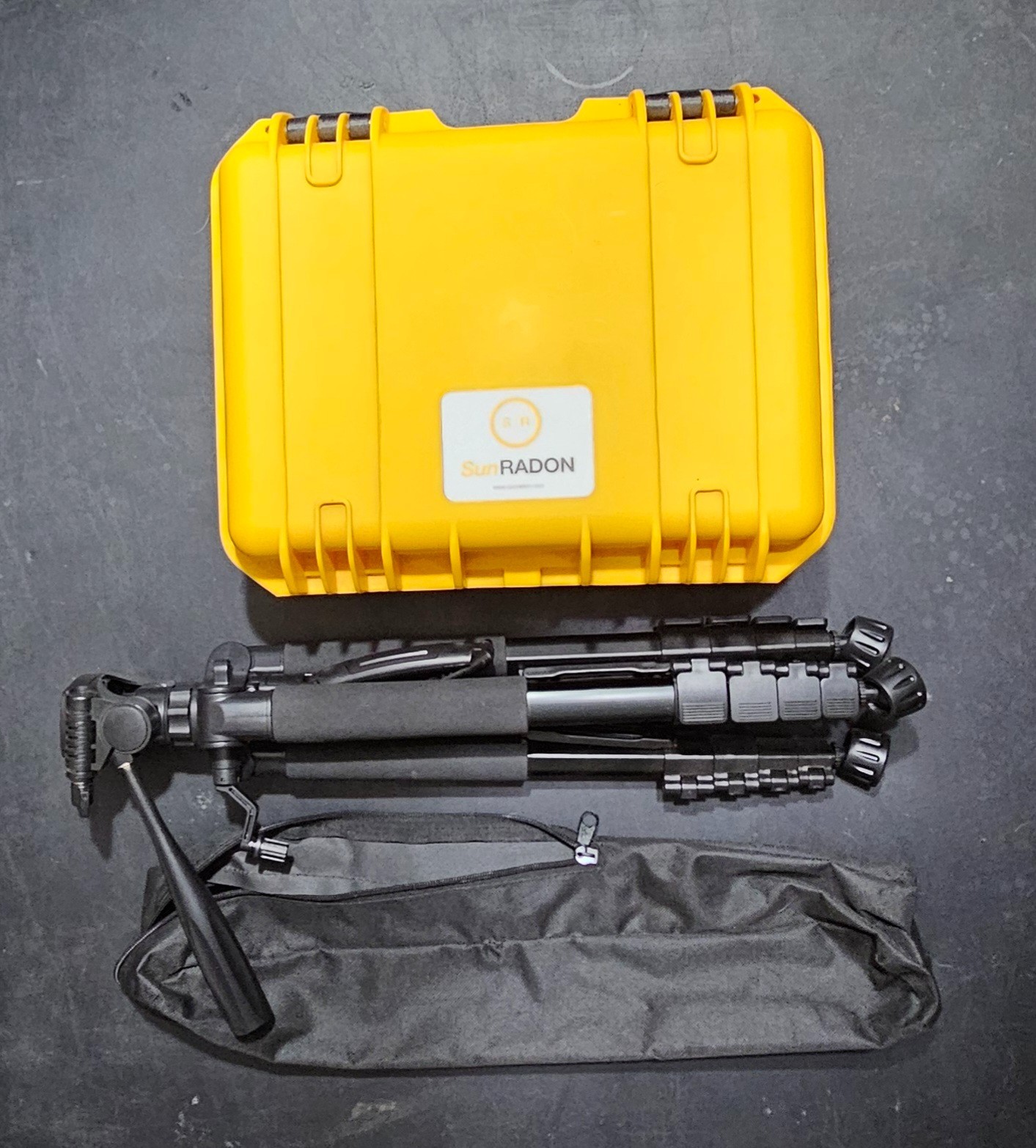 Sun Radon 1028 XP Continuous Radon Monitor – Only used once + Tripod