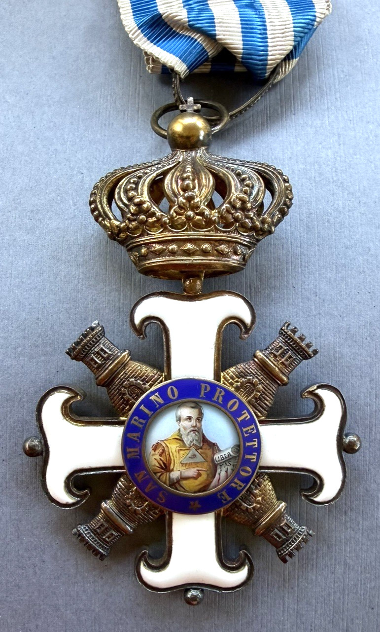 ORDER OF SAN MARINO ITALY Commander Class Neck Badge with ties.