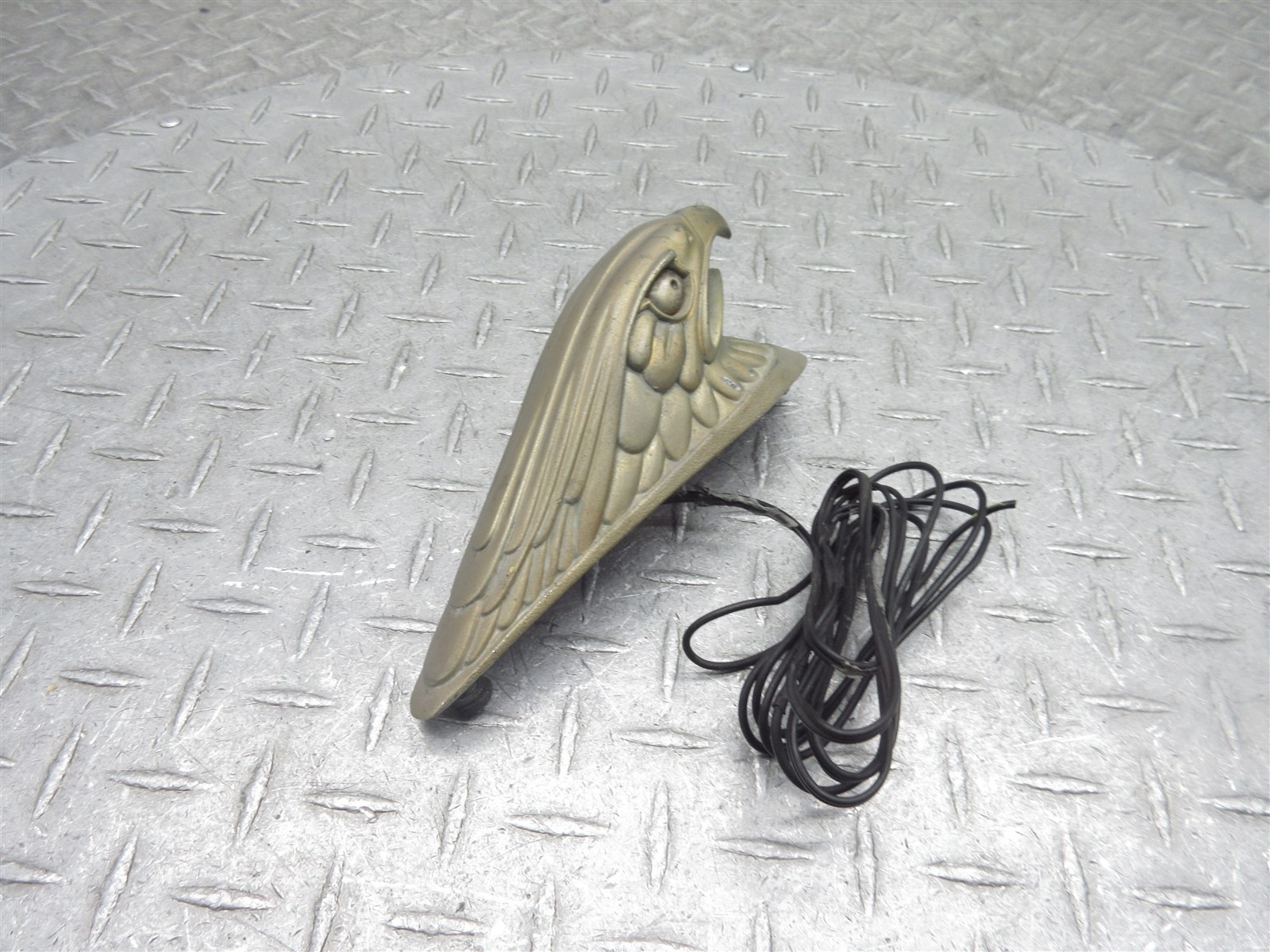 2000 99-05 Kawasaki Vulcan Drifter VN1500 Front Fender Eagle Emblem Light Badge