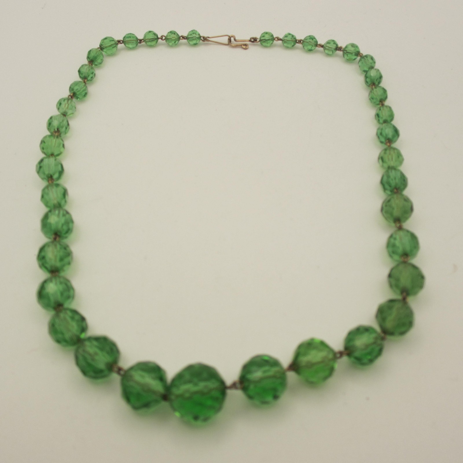 Vintage Glass Necklace Beaded Faceted Green Graduated 17 Inch