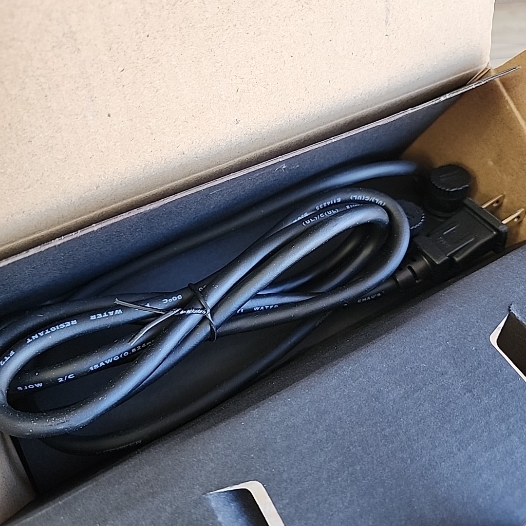 Philips Hue 1748830VN 90-Watt Weatherproof Outdoor Low Voltage Power Supply