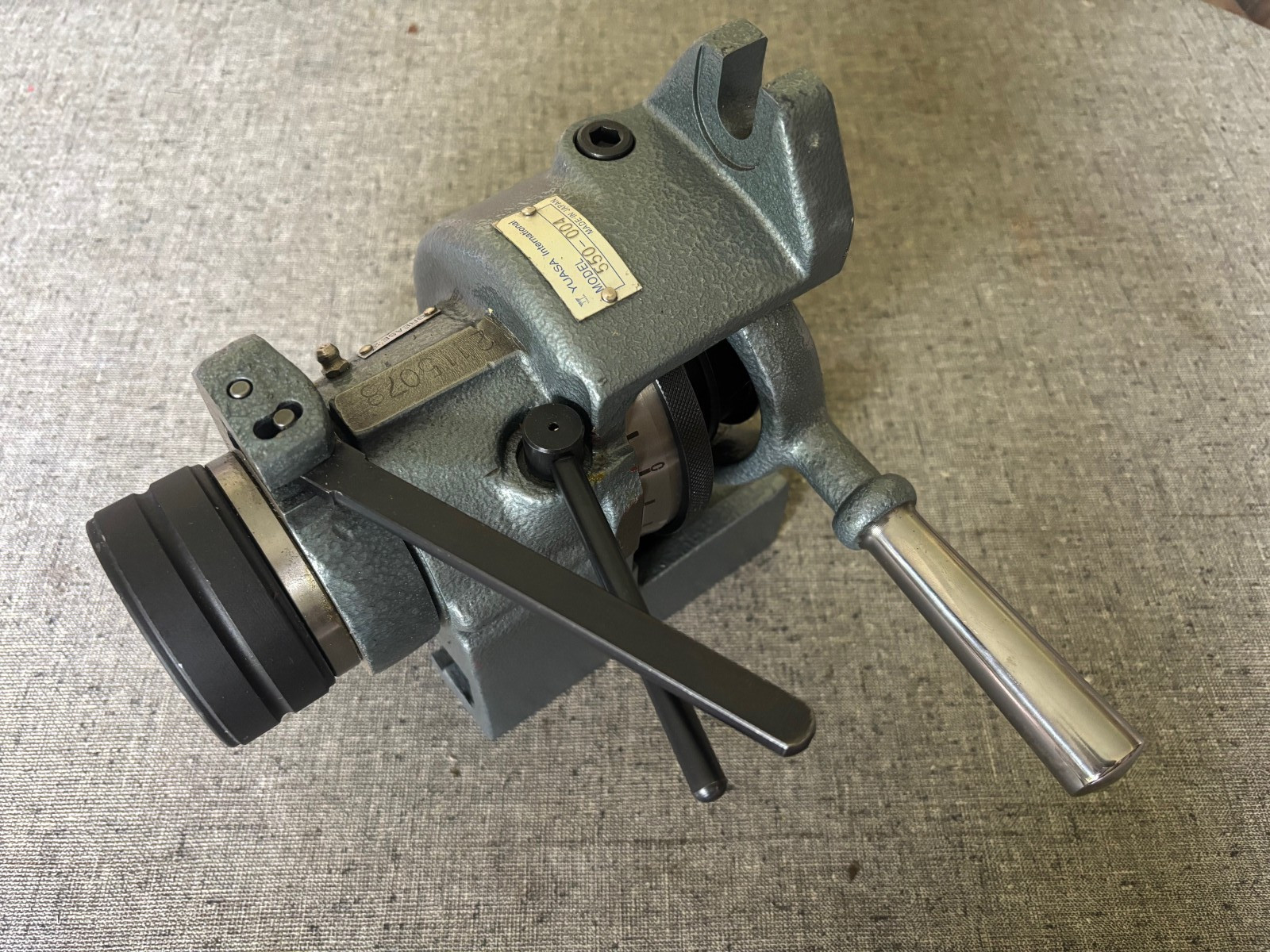 YUASA  550-004 HORIZONTAL/ VERTICAL 5C INDEXING FIXTURE 24 POSITION INDEX NICE!