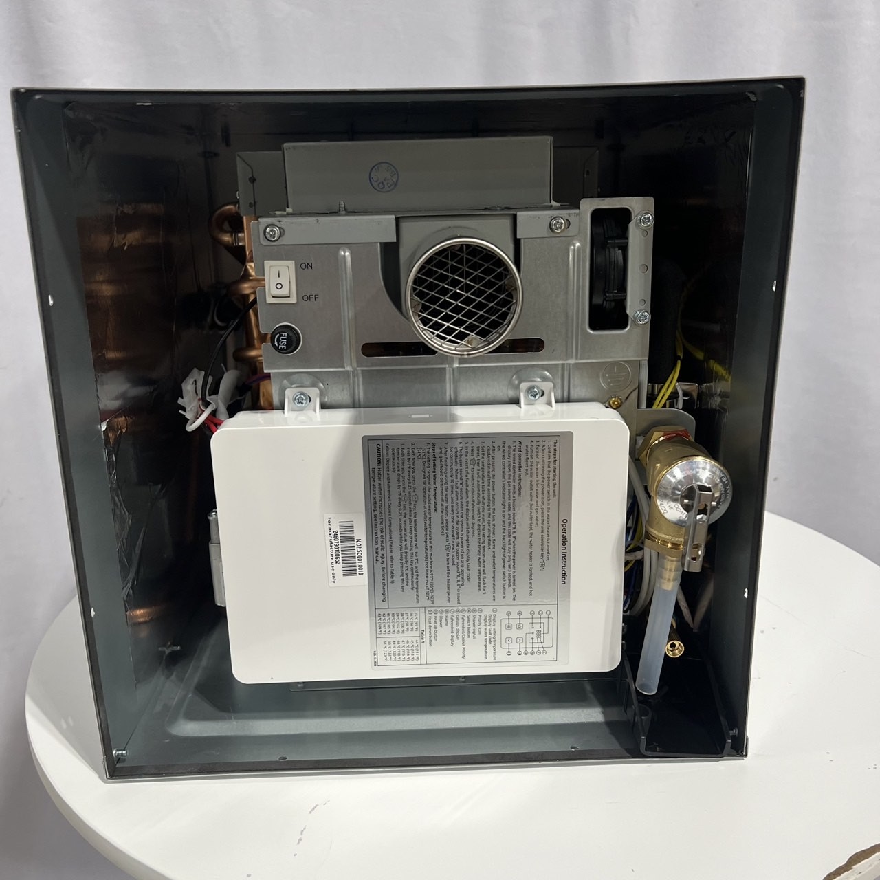 Used- 7L RV Tankless Water Heater 2.5 GPM 48,000 BTU Instant Hot w/ 18"x18" door