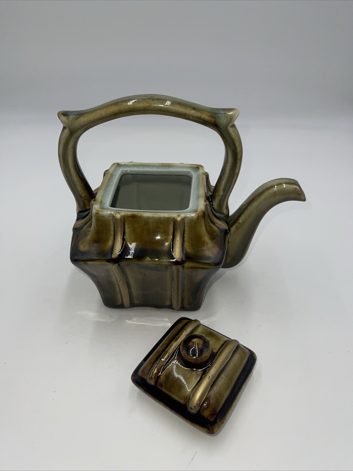 Vintage 8.5" Green Brown Ceramic Tea Pot Kettle Holds 4 Cups Beautiful Pattern