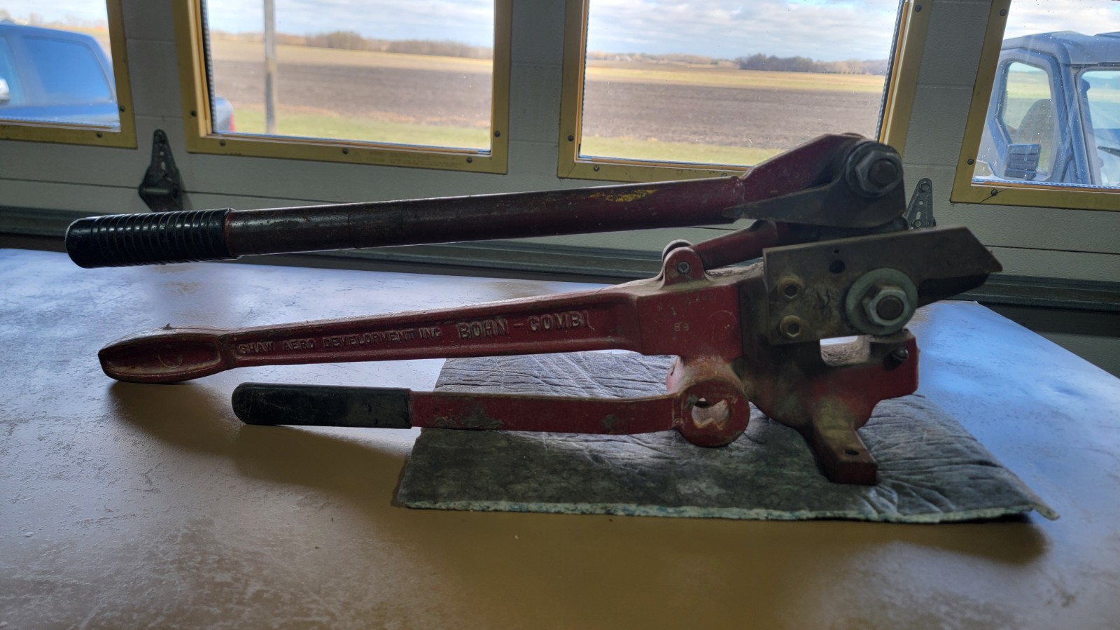 Strapmaster - 4 in 1 Multi Tool - Cutting, Bending, Punching Twisting