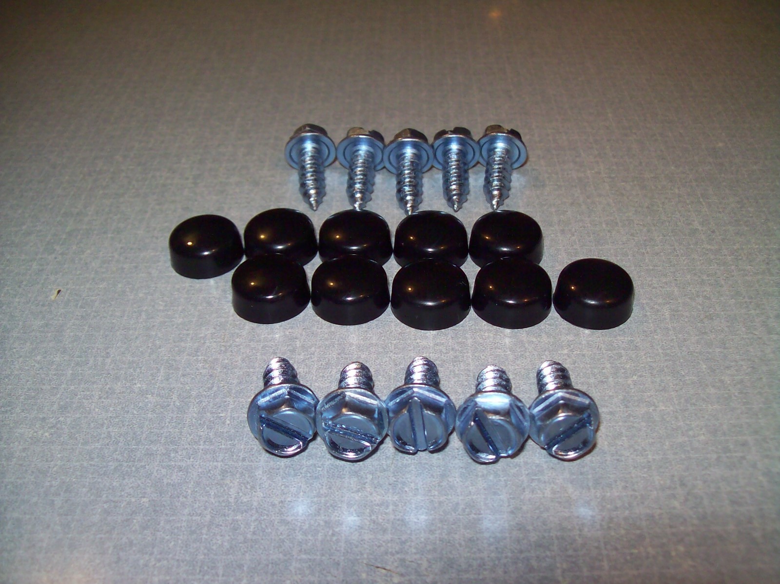 MOUNTING HARDWARE KIT FOR LUND SUN VISOR, BOLTS & CAPS MOON VISOR HARDWARE