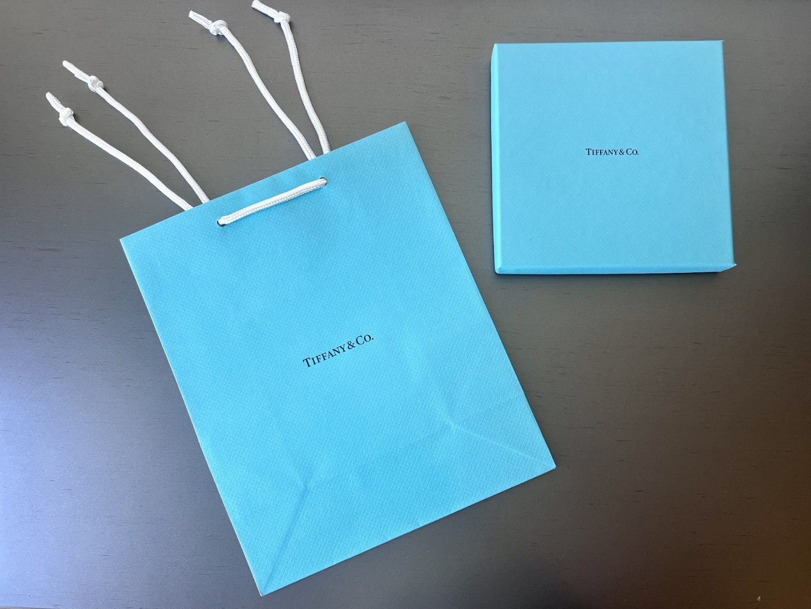 Tiffany & Co. Empty Gift Card Box with Insert & Shopping Gift Bag Display