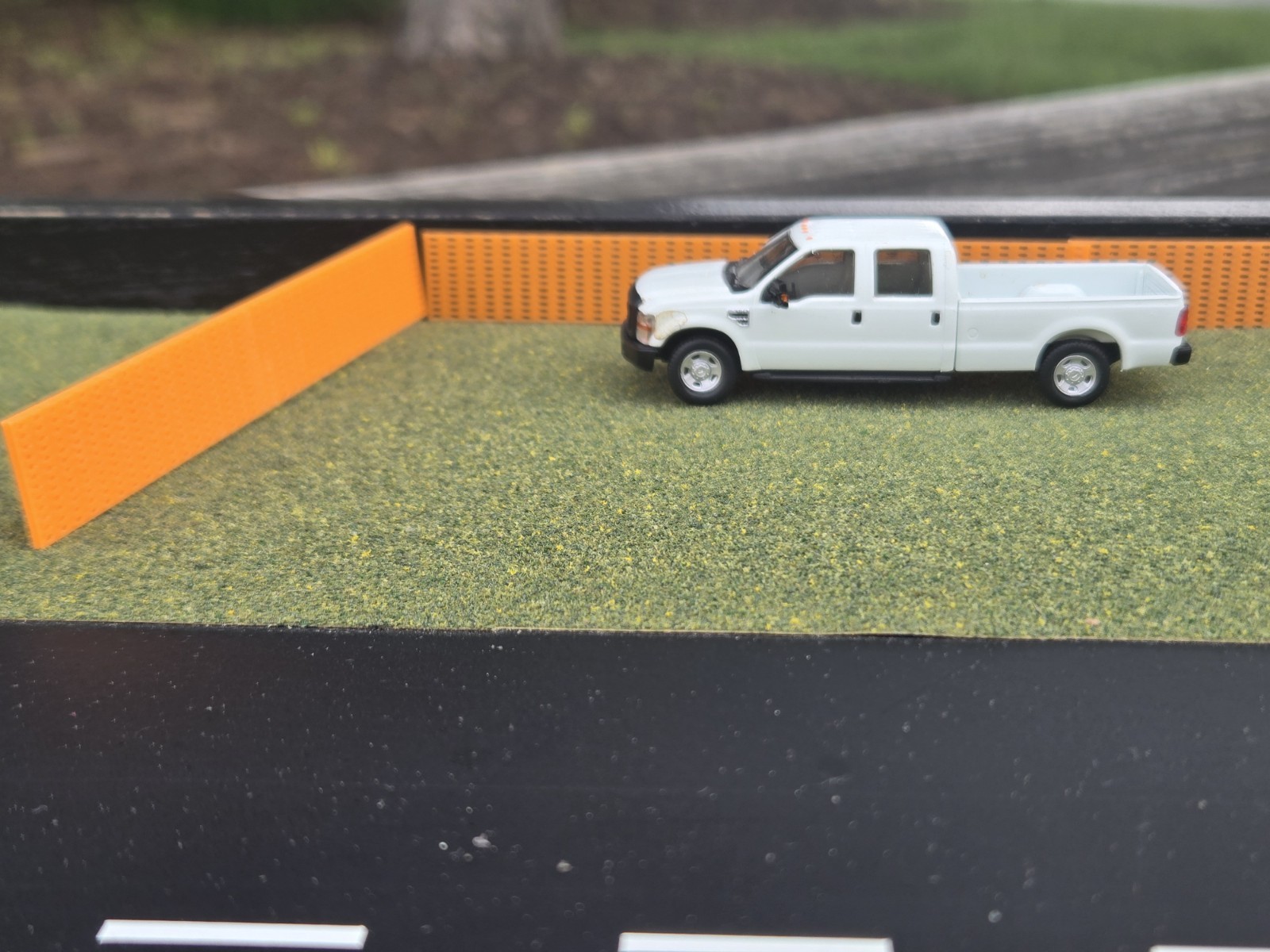 1/87 Scale Construction Fence 180 Feet *6 30' Sections* in Orange