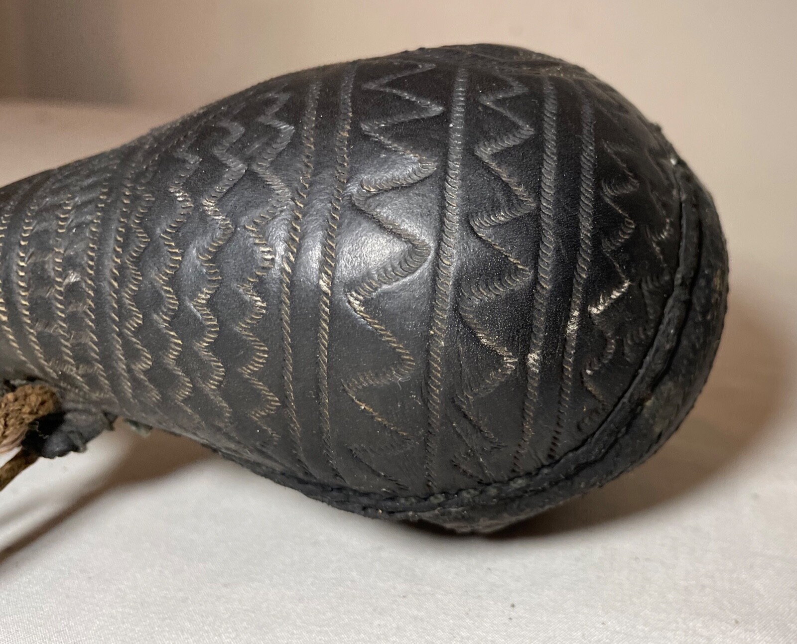 ANTIQUE 1800's HANDMADE ETCHED LEATHER BRASS WATER SHOT FLASK JUG POWDER EARLY