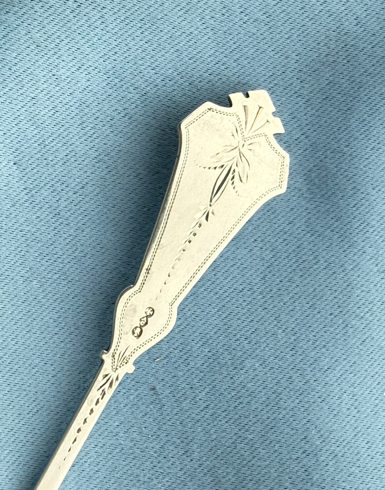 Albert Cole Coin Silver Sardine Fork Bright Cut 6 1/4 In Mono 26.5 Gr