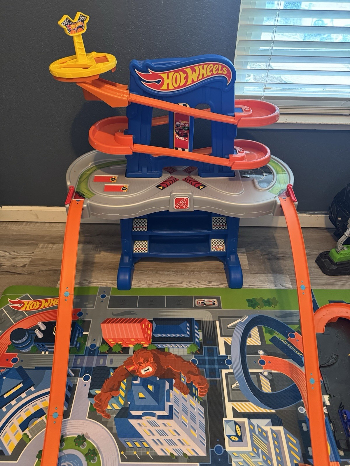 Step 2 Hot Wheels Road Rally Raceway Car Track Play Table Step2