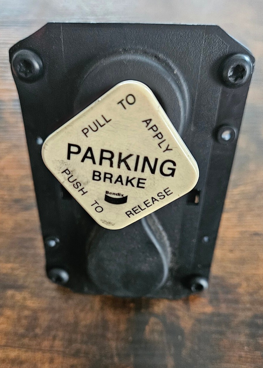 Bendix PP-DC Air Brake Valve 5005855 International Durastar