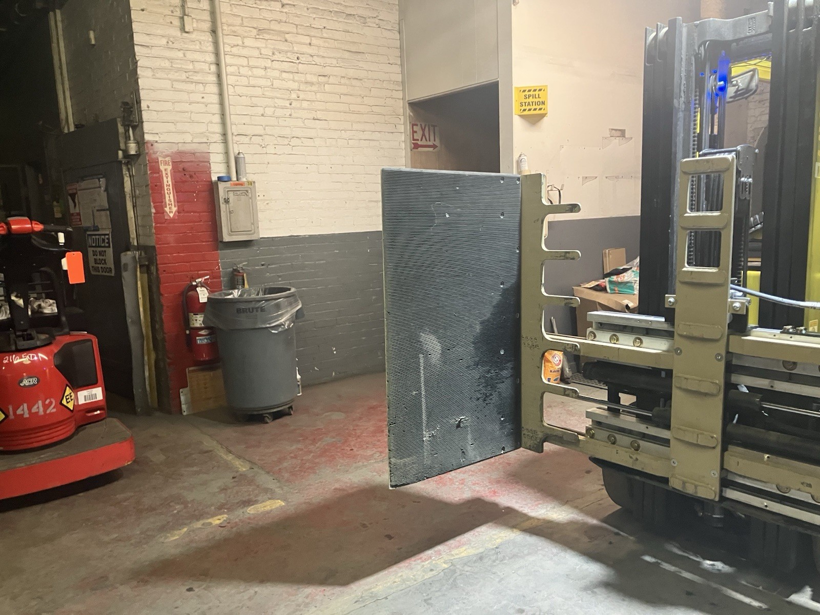 2019 Hyster 5000 LB Forklift with Carton Clamp and 3 Stage Mast